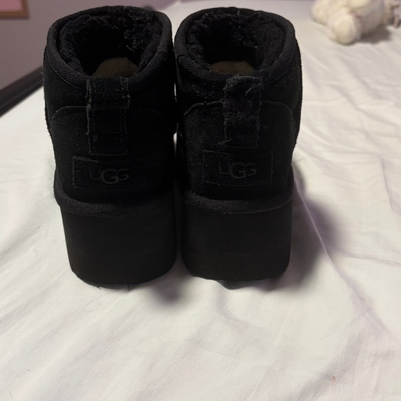 UGG Black Platform Winter Boots - Picture 4 of 4